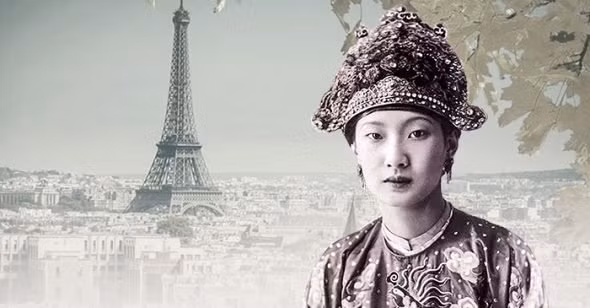 Theo sách "Chín đời chúa, mười ba đời vua triều Nguyễn", Nam Phương Hoàng hậu Nguyễn Hữu Thị Lan là bà hoàng duy nhất của triều Nguyễn từng xuất ngoại sang châu Âu. Khi trẻ, bà học tập tại Pháp. Sau khi nhà Nguyễn sụp đổ, bà tiếp tục sống những năm tháng cuối đời trên đất Pháp.