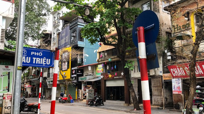 Nửa đầu thế kỷ 20 có một người phụ nữ được chí sĩ Phan Bội Châu gọi là Ấu Triệu tức "Bà Triệu trẻ". Bà tên là Lê Thị Đàn (? - 1910), sinh ra trong một gia đình có truyền thống yêu nước ở Thế Lại Thượng, phủ Thừa Thiên. Từ năm 1905, với vỏ bọc là “bà Đốc Đàn” vợ của một quan chức ở Tòa Khâm sứ, bà đã vận động được nguồn kinh phí dồi dào để bí mật đưa hơn 200 thanh niên sang Nhật và tạo điều kiện thuận lợi để tiếp tế các tù chính trị. Bà bị bắt ngày 11/3/1910 khi công khai tố cáo tội ác của giặc với chí sĩ Đặng Thái Thân. Bà tự vẫn trong ngục ngày 25/4/1910.