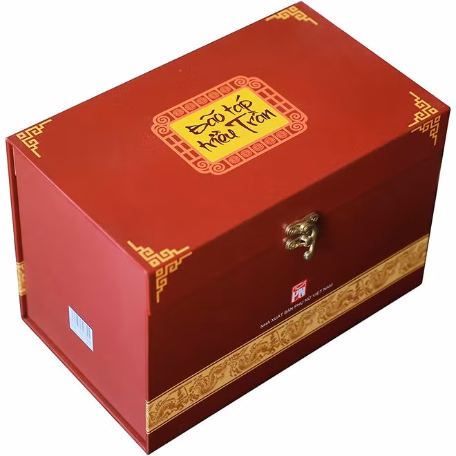 Bão táp triều Trần của nhà văn Hoàng Quốc Hải viết chủ yếu về hoàng triều nhà Trần từ khi thay nhà Lý làm chủ Đại Việt, mấu chốt là cuộc chiến chống Nguyên và sự kết thúc đầy bi kịch của triều đại này. Tác phẩm được NXB Phụ nữ xuất bản lần đầu năm 2003 với 4 tập. Sau đó, tác giả viết thêm 2 tập nữa, nâng tổng số tập của tuyển tập tiểu thuyết này thành 6 tập, ra mắt vào năm 2010.