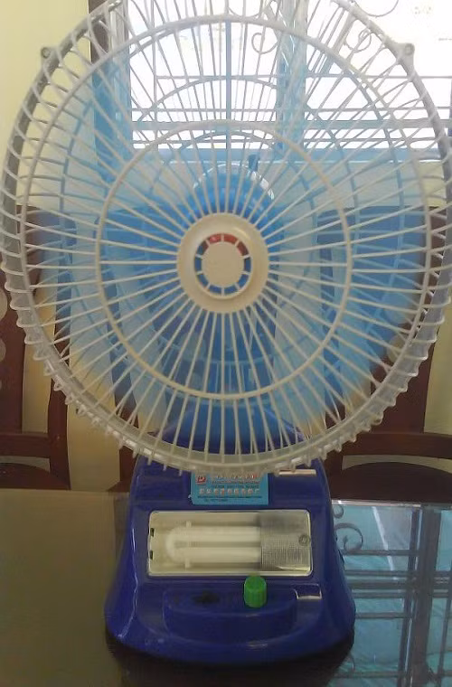 Khi mới mua về, người tiêu dùng nên sạc liên tục (theo hướng dẫn của nhà sản xuất, khoảng 14-15 tiếng), khi sạc phải tắt hết các chức năng khác để nguồn điện ổn định, khi ắc quy hoặc pin đã đầy phải ngừng nạp ngay.