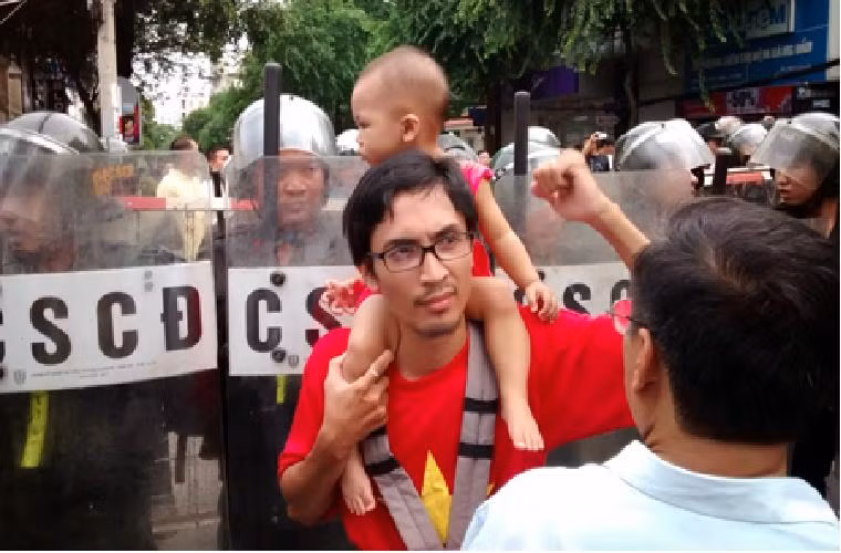 Tam thu cua nguoi cha don than day con yeu nuoc