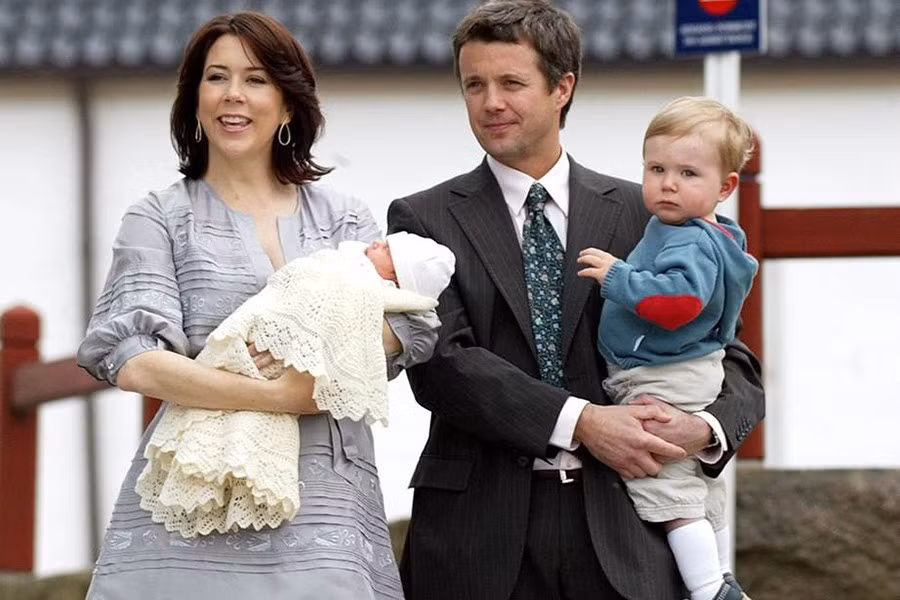 Gia đình Hoàng gia Đan Mạch được ngưỡng mộ vì khá cởi mở về cuộc sống thực tế cũng như qua các kỳ nghỉ của họ