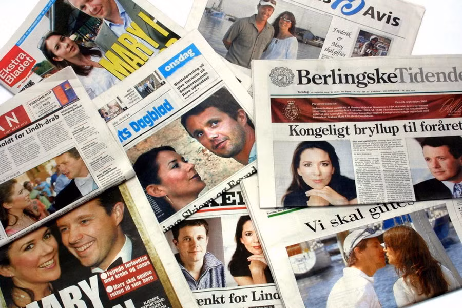 Cặp đôi gặp nhau lần đầu tại quán bar Slip Inn ở Cảng Darling của Sydney. Hoàng tử 32 tuổi bắt đầu cuộc trò chuyện và giới thiệu đơn giản mình là Fred. Họ bắt đầu một mối tình lãng mạn bí mật nhưng… yêu xa. Một năm sau, báo lá cải của Đan Mạch phát hiện và tung tin.