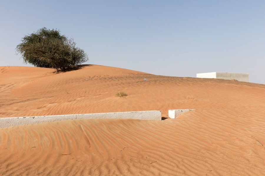 Bằng mắt thường, hầu như không tìm thấy manh mối nào về sự tồn tại của nó.