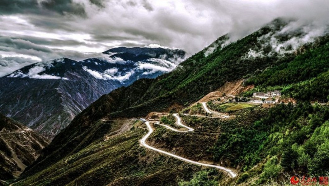 10. Đường cao tốc Tứ Xuyên - Tây Tạng với kỷ lục hơn 7.500 người chết trên 100.000 người lái xe