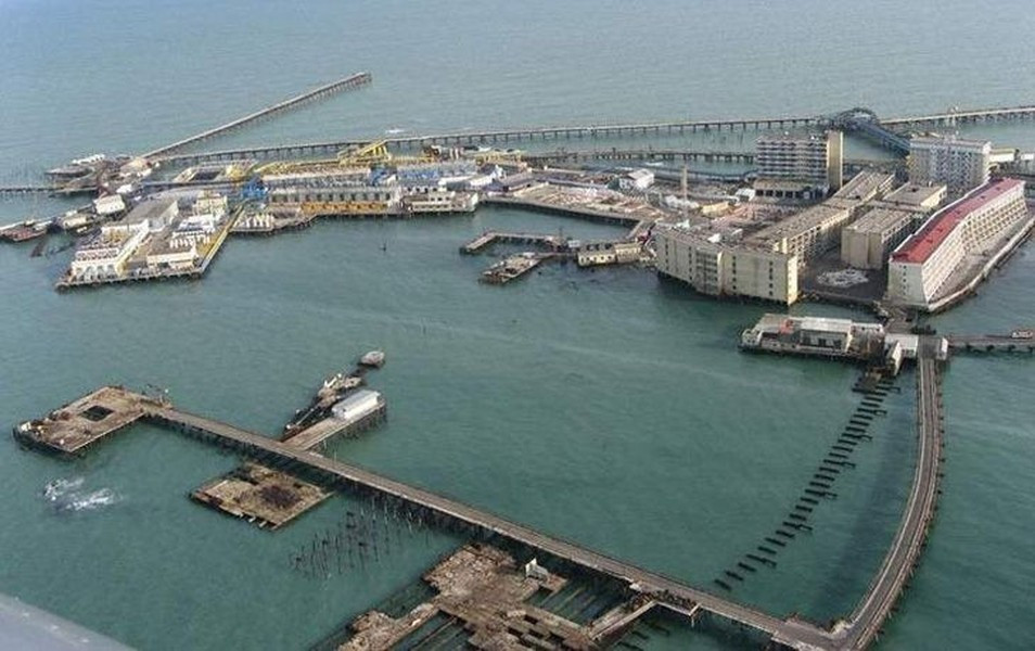 Đây cũng chính là hệ thống giàn khoan lớn nhất và lâu đời nhất trên thế giới.