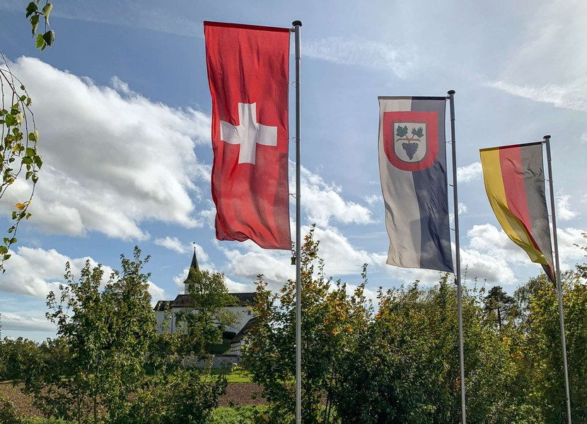 Ngay cả điện mà họ dùng cũng đến từ Thụy Sĩ. Theo Bodenseewes.