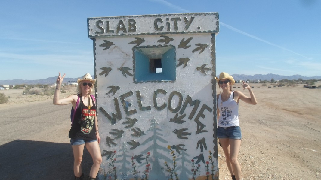 Do đó, cư dân nơi đây không phải tuân theo bất cứ một quy định pháp luật nào. Theo Muscache.