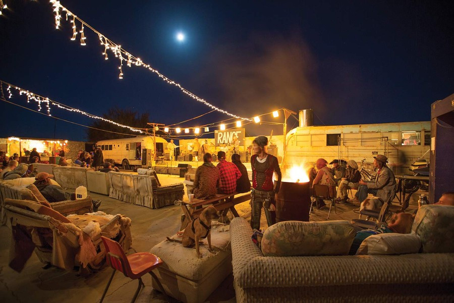 Các cư dân của Slab City gọi thành phố của họ là “thành phố miễn phí cuối cùng ở Mỹ” hay "nơi tự do cuối cùng tại nước Mỹ”. Theo Muscache. *Tiêu đề bài viết đã được biên tập lại