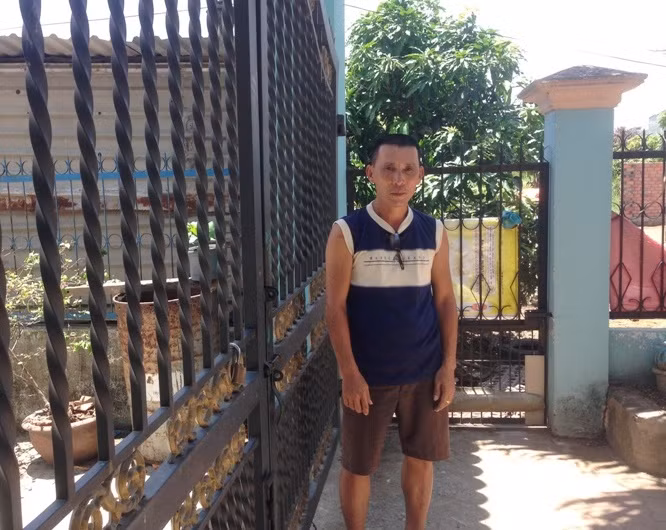 Ông Đỗ Vĩnh Đạt cho rằng, lực lượng thi hành nhiệm vụ PCDB GS-GC của UBND phường Long Bình xâm phạm gia cư của mình bất hợp pháp.