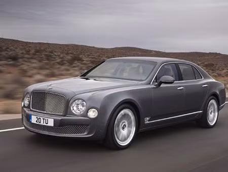 Chiếc Bentley Mulliner Division lại là một phiên bản xe sang khác được gắn lớp vỏ bọc chống đạn cao cấp từ Mulsanne. Chiếc xe có thể tăng tốc từ 0 đến 60km/h trong 5 giây, với tốc độ tối đa là 296km/h nhờ động cơ Twin Turbocharged 6.7, 505 mã lực. Xe có giá bán 400.000 USD.