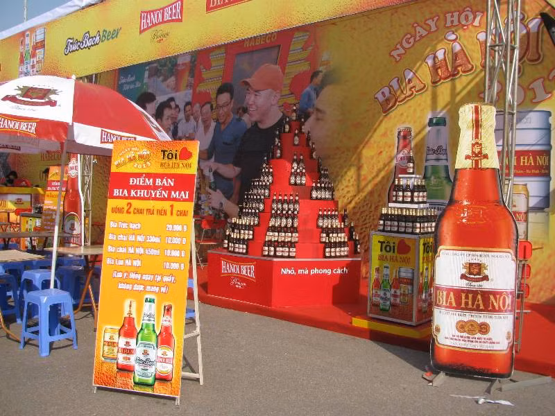 Cũng như những năm trước, thực khách đến Ngày hội Bia sẽ có cơ hội dùng các sản phẩm như: bia chai Trúc Bạch, bia chai Hà Nội 450ml, bia Hà Nội Premium 330ml, bia lon Hà Nội với giá ưu đãi hấp dẫn.