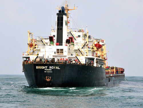 Tiếp theo phải kể đến con tàu Brirght Royal (quốc tịch Panama), sau nhiều ngày trôi dạt kể từ khi gặp sự cố tại vùng biển Quảng Ngãi, tàu đã được neo đậu tại khu vực Vân Phong, huyện Vạn Ninh, Khánh Hòa.