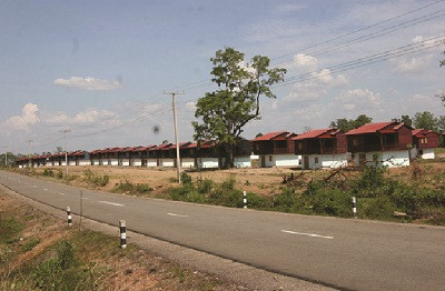 Bên cạnh đó, để phục vụ cho các dự án nói trên, HAGL đã đầu tư 35 triệu USD không hoàn lại cho các dự án bệnh viện, hạ tầng giao thông, nhà ở tặng cho 2 tỉnh Attapeu và Xê Kông của Lào.