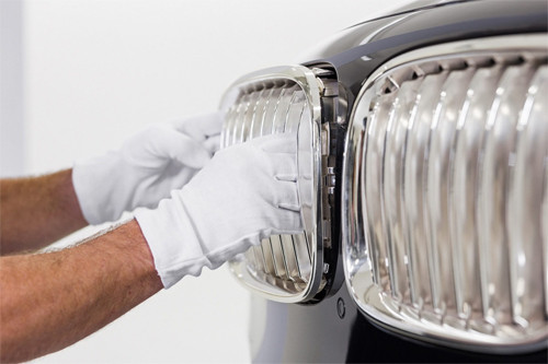 Lưới tản nhiệt sáng bóng bằng bạc