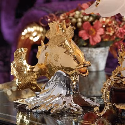 Cá chép hóa rồng là món quà gợi nhớ tới công ơn của thầy cô giáo nhân ngày 20/11. Món quà mạ vàng này không chỉ đẹp mà thực sự ý nghĩa.