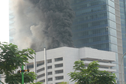 Hình ảnh vụ cháy xảy ra ở tầng 7 tòa nhà Keangnam. Ảnh: Bưu điện Việt Nam.