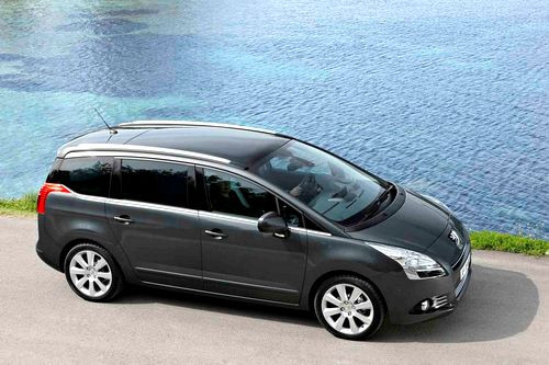 Cũng có thể là chiếc Peugeot 5008 dòng xe MPV đa dụng với tùy chọn 5 chỗ hoặc 7 chỗ, có thể dùng cho nhu cầu gia đình đông người hoặc chuyên chở hành khách. Chiếc xe này sẽ cạnh tranh trực tiếp với Toyota Innova, Chevrolet Orlando hay Nissan Grand Livina...