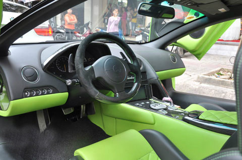 Siêu xe được trang bị động cơ V12 6.5L, công suất cực đại 640 mã lực tại vòng tua 8.000 vòng/phút và mô-men xoắn cực đại 660Nm tại vòng tua 6.000 vòng/phút. LP640 chỉ mất 3,4 giây để tăng tốc từ 0 lên 100 km/h trước khi đạt vận tốc tối đa trên 340 km/h.