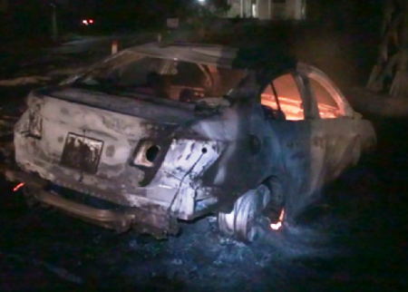 Tháng 7/2012, chiếc xe Chervolet loại 4 chỗ chở ca sĩ Lâm Chí Khanh từ thị trấn Kiến Giang đến khu vực trước trường tiểu học số 2 Liên Thủy (thôn Đông Thành, xã Liên Thủy, huyện Lệ Thủy, tỉnh Quảng Bình) bị mất lái và lao xuống mé ruộng bên đường. Rất không may, ngọn lửa từ rơm người dân đốt bên đường nhanh chóng bén vào lốp xe rồi bốc cháy khiến chiếc xe cũng phát hỏa. Lâm Chí Khanh cùng tài xế mau chóng rời khỏi xe và thoát chết trong gang tấc.