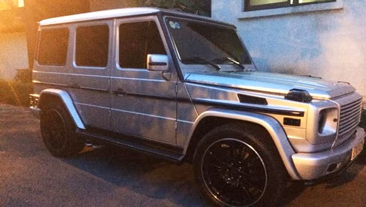 Cường Đô la vừa đăng lên Facebook cá nhân bức ảnh một chiếc siêu xe khá hầm hố với chia sẻ đi kèm: "Still working on this ... Not done yet". Theo như những người am hiểu các loại xe hơi, đây là chiếc xe thuộc dòng xe Mercedes G-Class, dòng xe có phong cách off-road cao cấp được các tướng lĩnh trong quân đội và cảnh sát 30 quốc gia từ Đức, đến Nga, Mỹ và cả Đức Giáo hoàng sử dụng trong các chuyến đi.