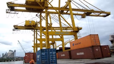 Cảng Phú Hữu do Công ty TNHH MTV Cảng Bến Nghé (trực thuộc Tổng công ty Cơ khí GTVT Sài Gòn - SAMCO) làm chủ đầu tư, được khởi công xây dựng từ năm 2007 trên diện tích 24 ha (tại quận 9, TP.HCM), với mục đích gánh vác khối lượng hàng hóa thay cho cảng Bến Nghé sau khi các cảng khác trong khu vực phải di dời theo chủ trương của Chính phủ.