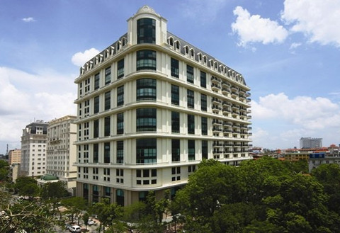 Căn hộ thứ 2 mà Dương Chí Dũng tặng người tình là căn hộ số 10, tầng 8, tòa nhà chung cư, văn phòng cao cấp Pacific Place, tọa lạc tại số 83 Lý Thường Kiệt, phường Trần Hưng Đạo. Các căn hộ ở đây có thể xếp vào hàng "xa hoa" với giá mỗi m2 lên tới 4.000 USD. Mỗi căn hộ có giá từ 4-6 tỷ đồng.