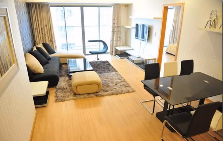 Các căn hộ đều có 2 hoặc 3 phòng ngủ, diện tích từ 101 đến 172 m2, và có hướng nhìn toàn cảnh thành phố từ ban công.