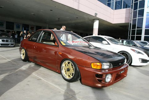 Subaru Impreza bị chê tơi tả, từ màu sơn tới thiết kế. Trông nó giống như mẫu xe đời đầu từ thời cổ điển và lạc hậu.