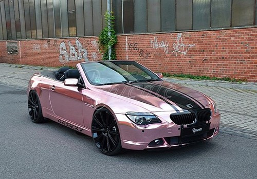 Chiếc BMW 640i Convertible được hãng độ Unicate Germany bọc lên mình lớp áo crôm màu hồng champagne sáng bóng. Ngoài lớp vỏ crôm hồng thì siêu xe này còn có thêm bộ la-zăng màu đen 22 inch của ConDeni Altimo, hệ thống giảm xóc hạ thấp hơn, bọc ống xả crôm đen. BMW 640i Convertible sử dụng động cơ 3 lít 6 xi-lanh thẳng hàng, công suất 315 mã lực, mô-men xoắn cực đại 450 Nm. Hộp số tự động 8 cấp.