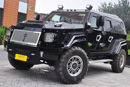 Được coi như là một chiếc "Hummer Killer", Conquest Knight XV được bọc thép siêu cứng với các chi tiết giảm chấn bằng sợi thủy tinh Kevlar. Ngay cả các bánh xe cũng thuộc dạng siêu bền do được làm bằng chất liệu nhôm 6061. Được trang bị động cơ chạy xăng GM V8 6l 325 mã lực hay động cơ chạy dầu Cummins ISB 6.7, chiếc xe có thể đạt tốc độ tối đa 153 dặm/giờ cho dù rất nặng. Xe có giá bán 310.000 USD.
