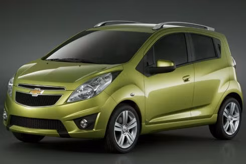 Chevrolet Spark sử dụng động cơ 1,2 lít 4 xi-lanh, tiêu tốn 6,3 lít/100 km đối với đường đô thị và 5,1 lít/100 km đối với đường trường.