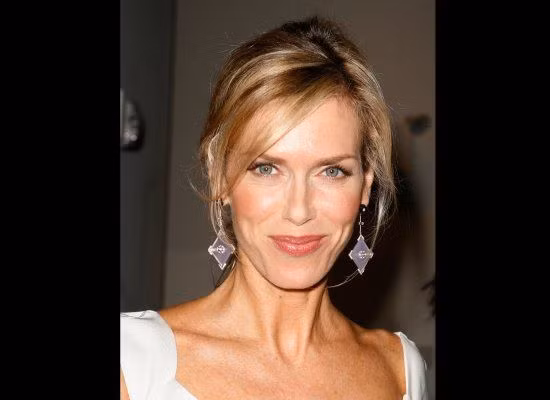 Kathy Freston, một chuyên gia về sức khỏe nổi tiếng, là phu nhân của Tom Freston - cựu CEO MTV Networkl thuộc Viacom.