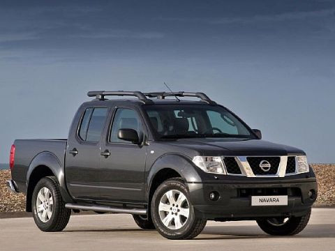 Nissan Navara cũng là mẫu xe bán tải được nhiều người ưa chuộng. Xe được trang bị động cơ dầu 2,5 lít, công suất 174 mã lực và mô men xoắn đạt 403 Nm, đi kèm là hộp số sàn 6 cấp hoặc hộp số tự động.
