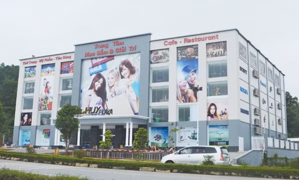Trung tâm thương mại Đức Huy.