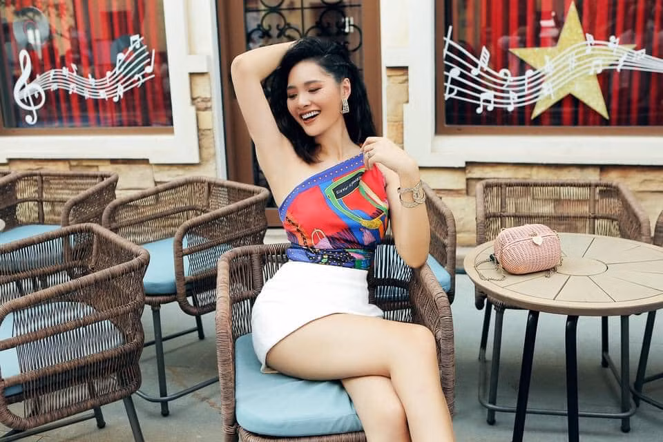 Cuoc song kin tieng cua nguoi dep Viet menh danh “hoa hau dep nhat Chau A“-Hinh-5