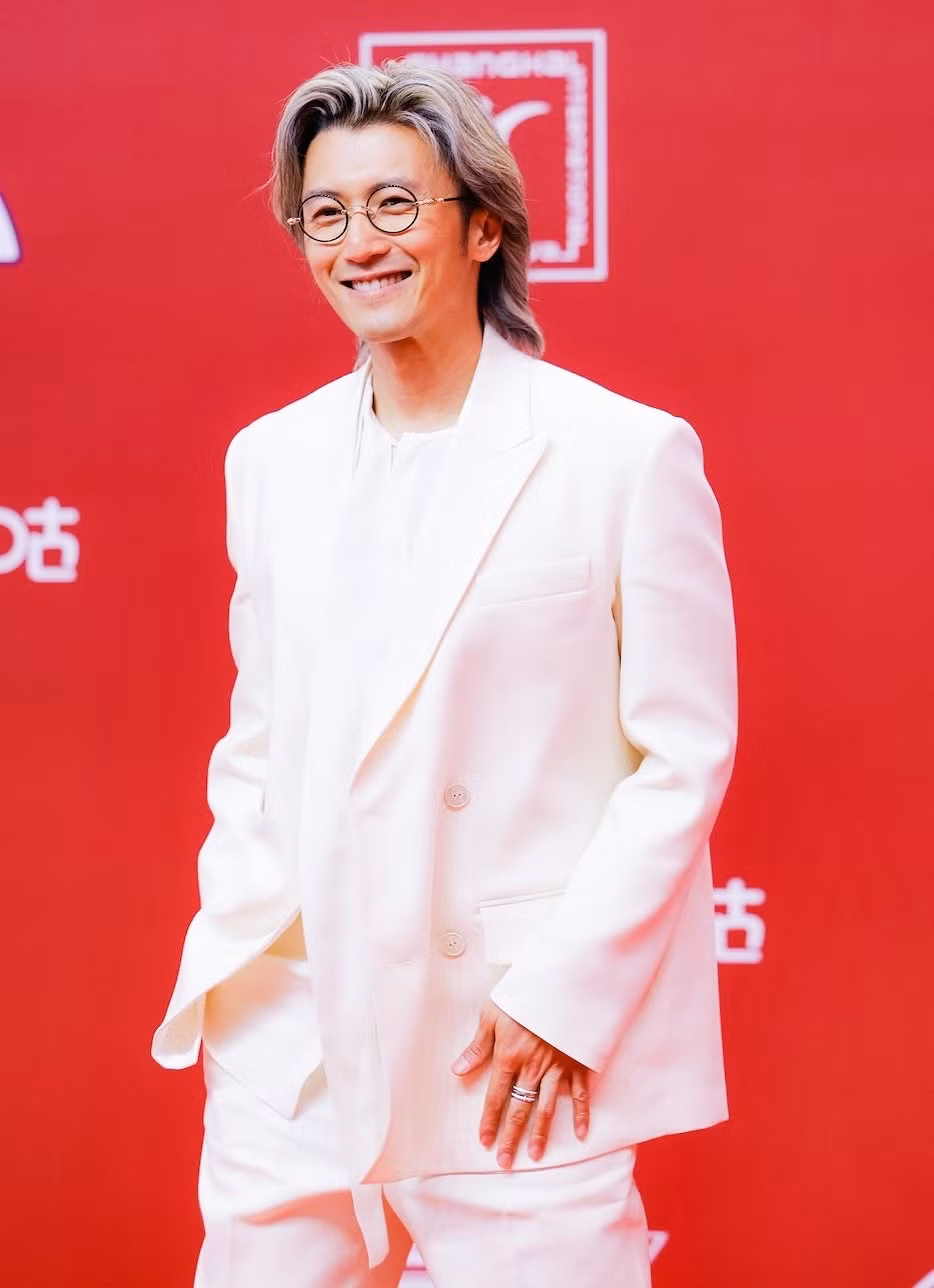 Dien mao moi cua Ta Dinh Phong