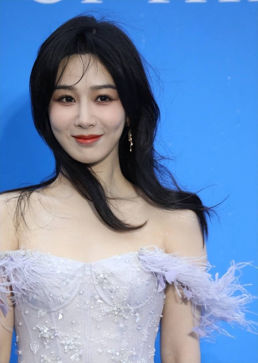 Thoi trang tham hoa cua Duong Tu