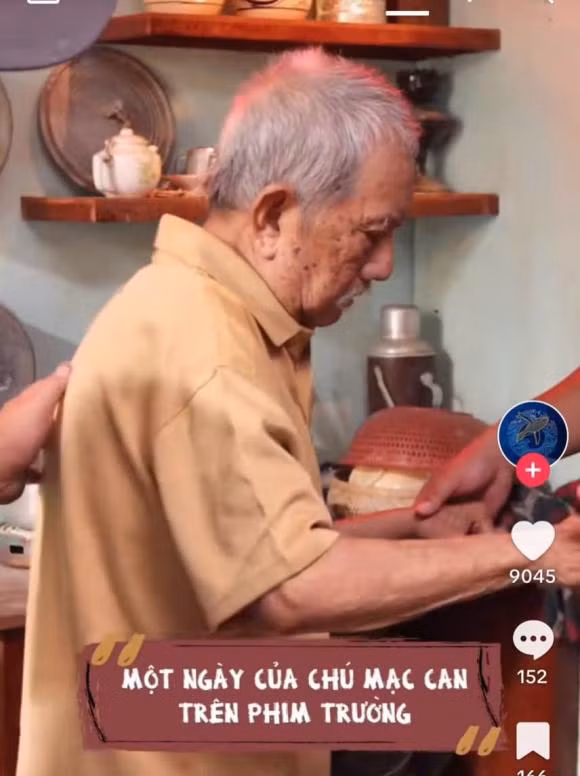 Xót xa với hình ảnh chật vật của NS Mạc Can khi đi quay - Hình 4 Xot xa voi hinh anh chat vat cua NS Mac Can khi di quay-Hinh-4