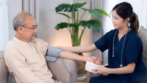 Khong co bon benh nay o tuoi 50, anh ta co the song tho