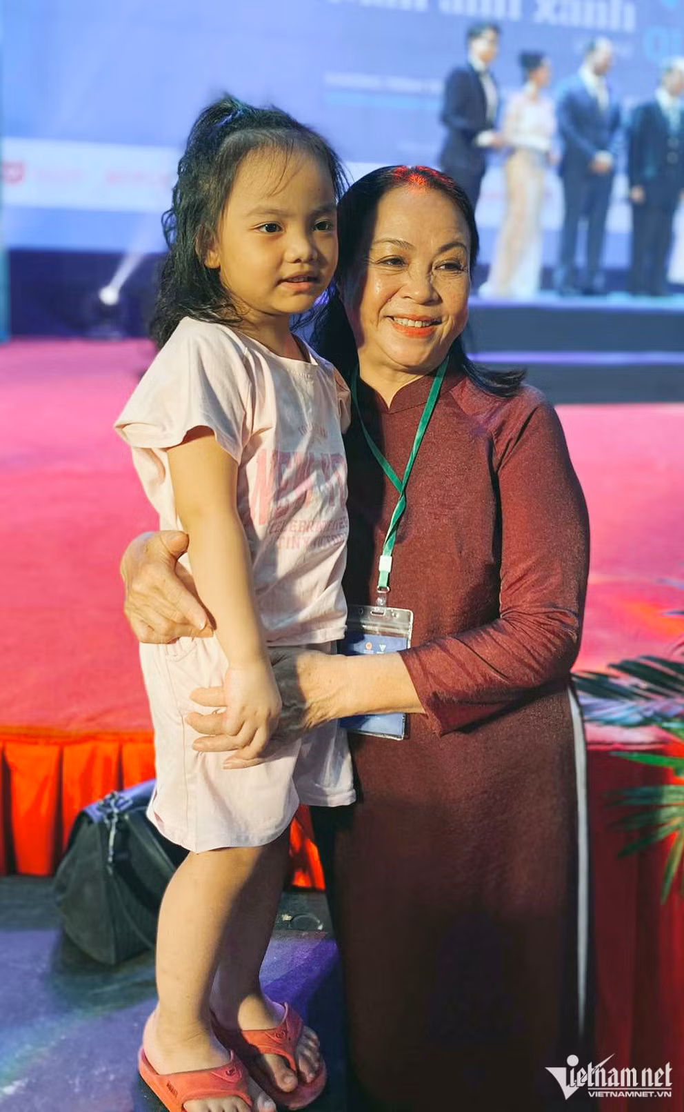 NSUT Thanh Quy on lanh vi suyt bi dinh dam xuyen dau luc quay phim-Hinh-3