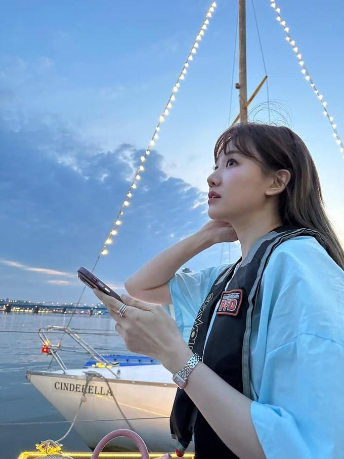 Hari Won tuoi 38: Vuot qua benh, lam 'tay hom chia khoa' cho Tran Thanh-Hinh-5