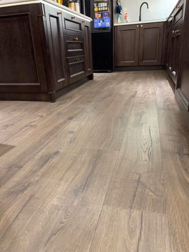 Su dung san go trong nha bep va phong tam co hop ly?-Hinh-2