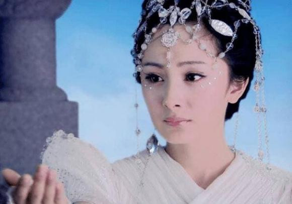 Duong Mich gia hon 10 tuoi, Pham Bang Bang phat tuong