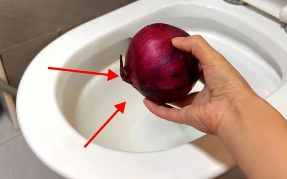 Cu hanh tay se giai quyet bon cau co mui hoi kho chiu