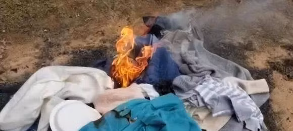 Tai sao nguoi ta dot quan ao sau khi chet?-Hinh-2