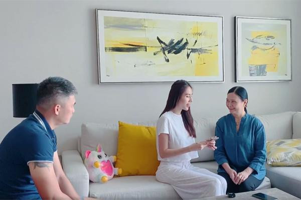 Đời tư kín tiếng về người phụ nữ 'bắt' Thủy Tiên gửi tiền - Hình 5 Doi tu kin tieng ve nguoi phu nu 'bat' Thuy Tien gui tien-Hinh-5