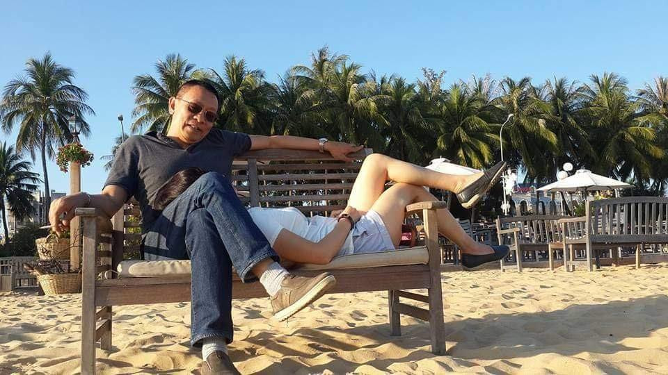 Vo toc tem MC Lai Van Sam cuc ngau ben chong va 2 chau noi-Hinh-10