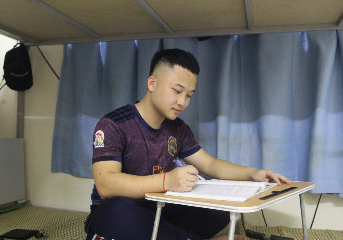 An com don san, chang hoc tro nguoi Mong xuong nui tim chu