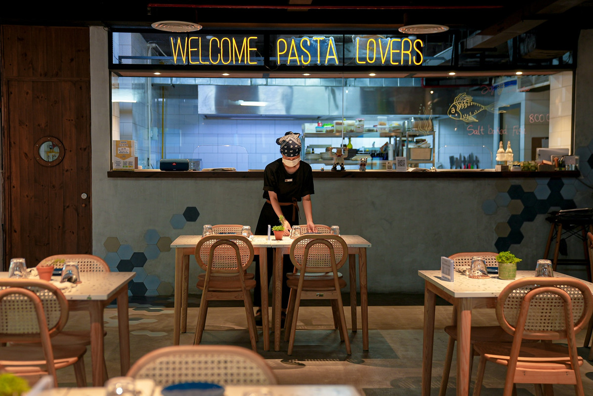 Nha hang cho khach nuoc ngoai o Phu Quoc gap kho truoc mua du lich-Hinh-5